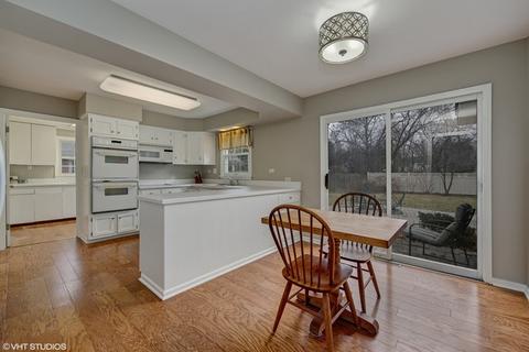 1553 Gamon Rd, Wheaton, IL 60189 photo 7
