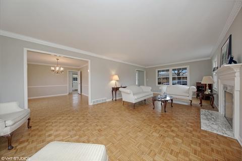 1553 Gamon Rd, Wheaton, IL 60189 photo 3