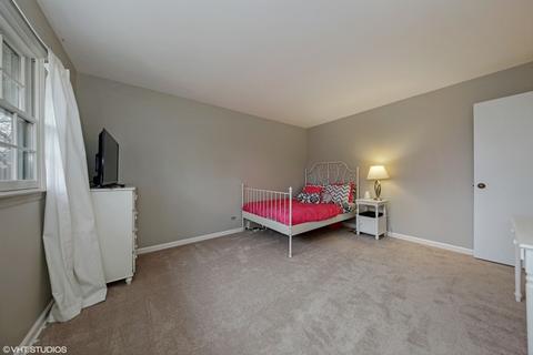 1553 Gamon Rd, Wheaton, IL 60189 photo 12