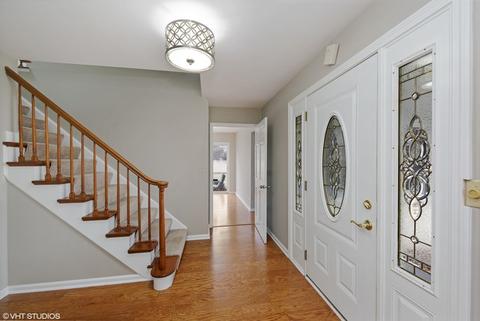 1553 Gamon Rd, Wheaton, IL 60189 photo 2