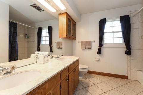1553 Gamon Rd, Wheaton, IL 60189 photo 14