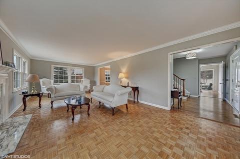 1553 Gamon Rd, Wheaton, IL 60189 photo 4