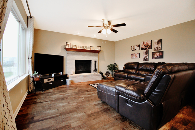 1187 Devon Dr, Antioch, IL 60002 photo 9