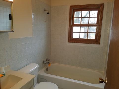 606 E Graham St, Dixon, IL 61021 photo 7