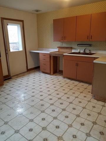 606 E Graham St, Dixon, IL 61021 photo 2