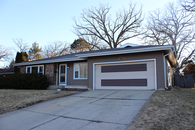 908 Royal Dr, Mchenry, IL 60050 photo 3