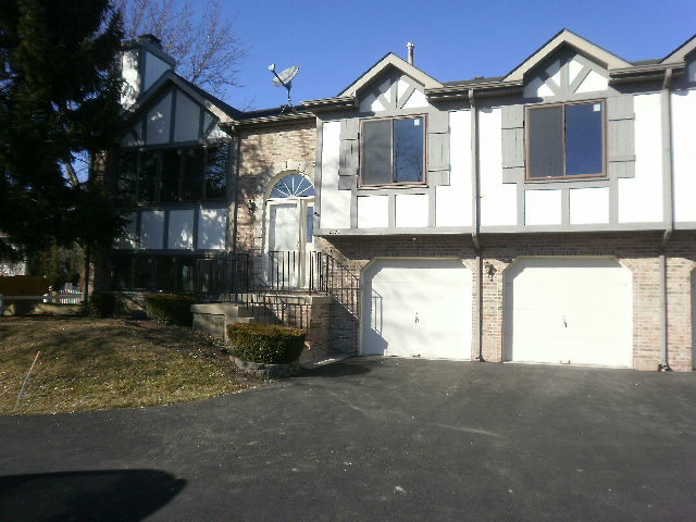 2303 Olde Mill Rd, Plainfield, IL 60586 photo 1