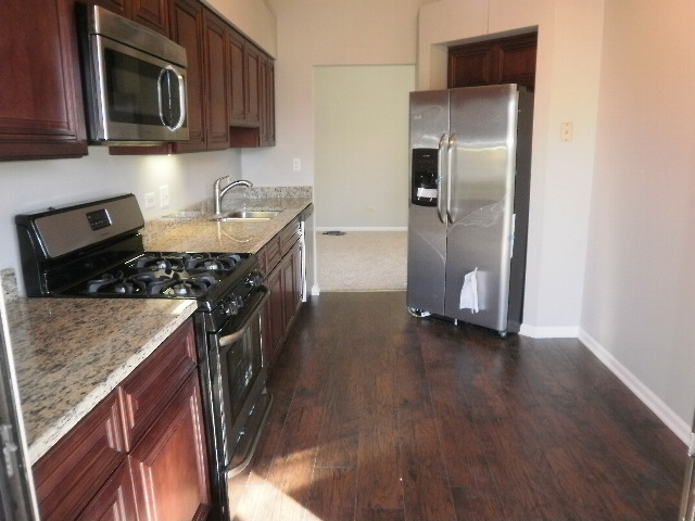 2303 Olde Mill Rd, Plainfield, IL 60586 photo 3