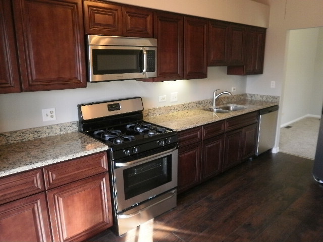 2303 Olde Mill Rd, Plainfield, IL 60586 photo 2