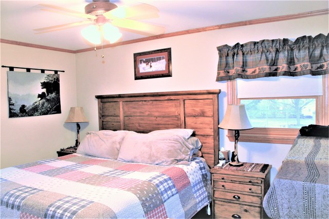 1008 Hooks Ln, Mchenry, IL 60050 photo 6
