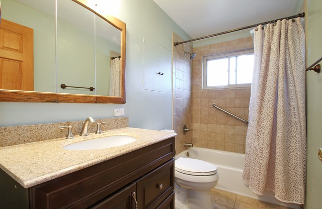 237 Southgate Dr, Northbrook, IL 60062 photo 10