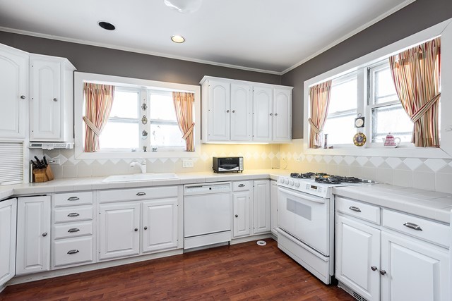 1007 Judson Ave, Evanston, IL 60202 photo 8