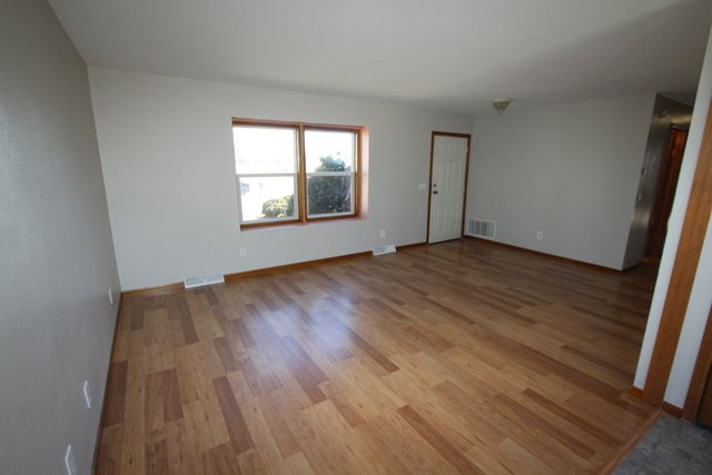 1320 9th St, Harvard, IL 60033 photo 4