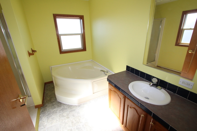 1320 9th St, Harvard, IL 60033 photo 10