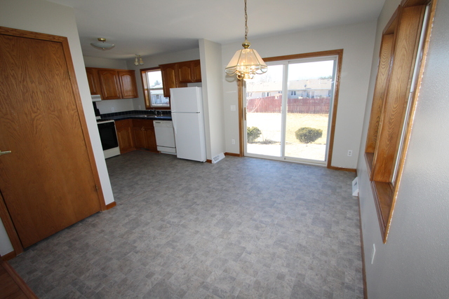 1320 9th St, Harvard, IL 60033 photo 6