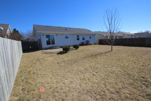 1320 9th St, Harvard, IL 60033 photo 2
