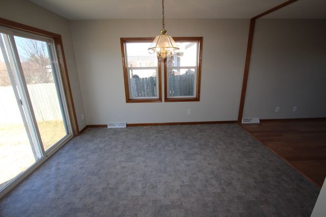 1320 9th St, Harvard, IL 60033 photo 5