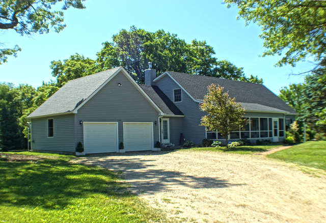 3906 Paulson Rd, Harvard, IL 60033 photo 1