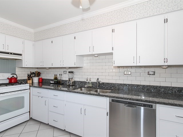 767 S Dennis Rd, Wheeling, IL 60090 photo 7