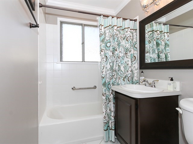 767 S Dennis Rd, Wheeling, IL 60090 photo 13