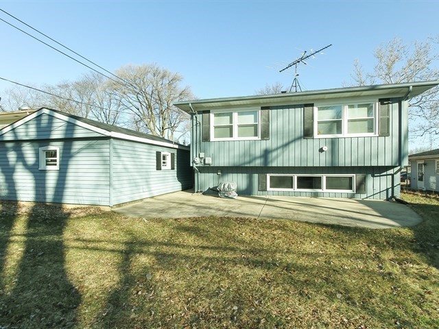 767 S Dennis Rd, Wheeling, IL 60090 photo 25