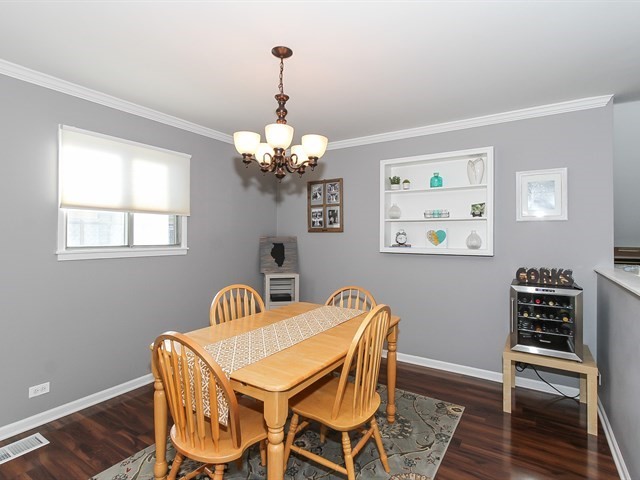 767 S Dennis Rd, Wheeling, IL 60090 photo 10