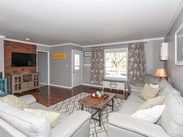 767 S Dennis Rd, Wheeling, IL 60090 photo 3
