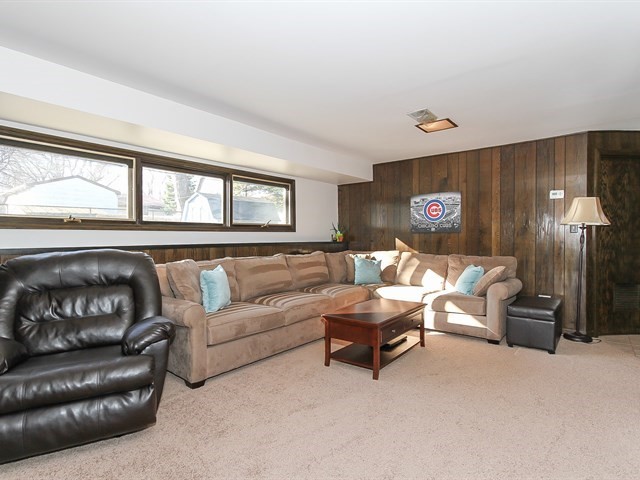 767 S Dennis Rd, Wheeling, IL 60090 photo 15