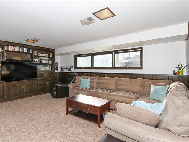 767 S Dennis Rd, Wheeling, IL 60090 photo 14