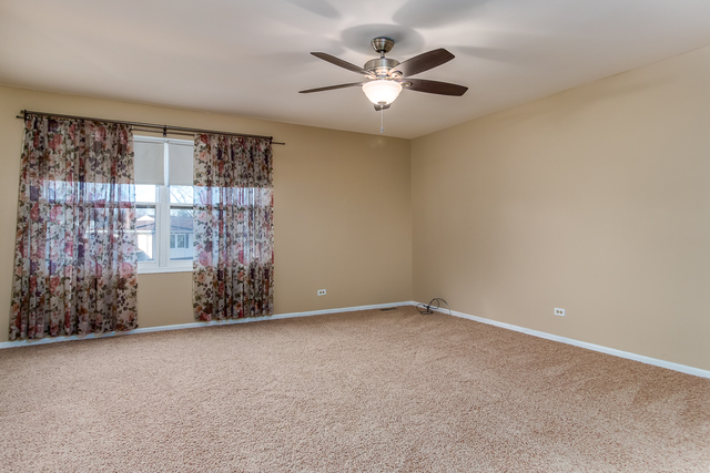 1285 W Sturbridge Dr, Hoffman Estates, IL 60192 photo 11