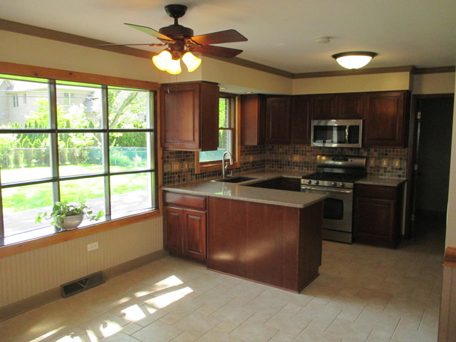 617 N Walnut St, Itasca, IL 60143 photo 7