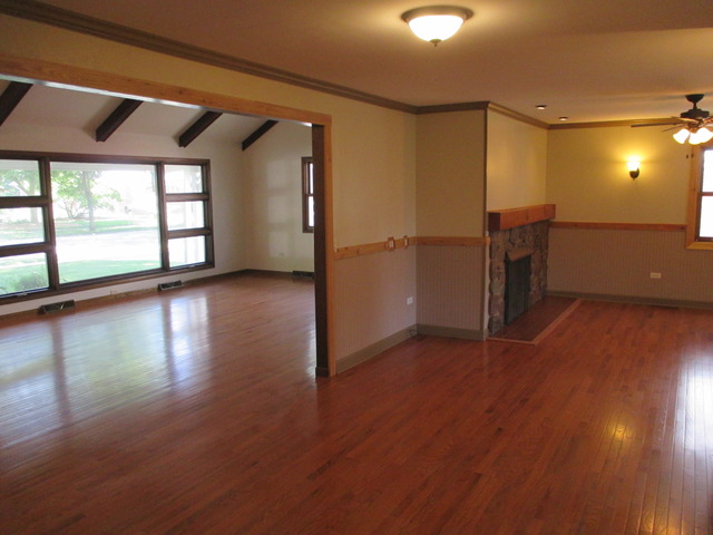 617 N Walnut St, Itasca, IL 60143 photo 4