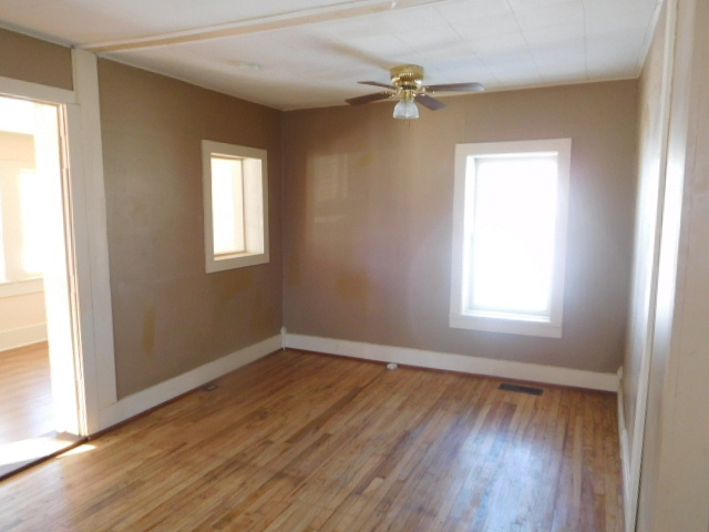 604 N Edwin St, Champaign, IL 61821 photo 9