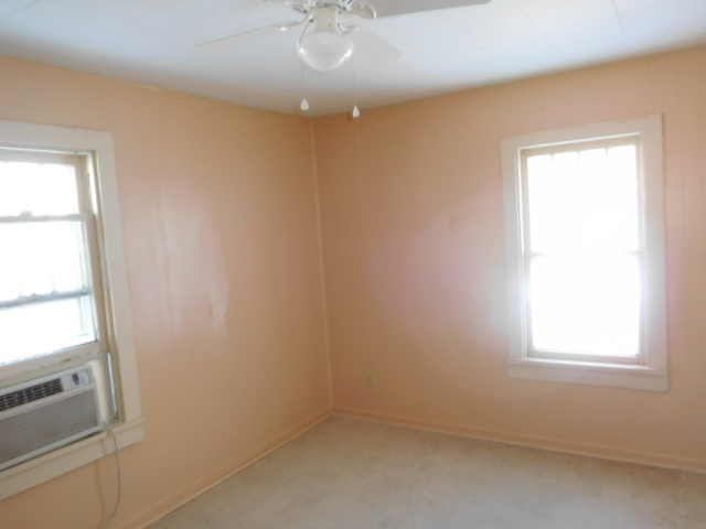 604 N Edwin St, Champaign, IL 61821 photo 6