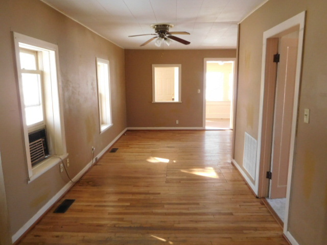 604 N Edwin St, Champaign, IL 61821 photo 8