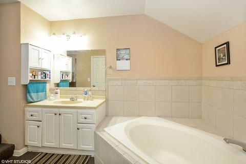 534 Shenandoah Trl, Elgin, IL 60123 photo 11