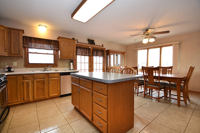 2824 193rd St, Lansing, IL 60438 photo 9
