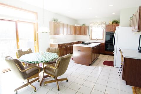 5325 Fox Path Ln, Hoffman Estates, IL 60192 photo 4