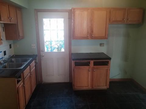 16605 Hermitage Ave, Markham, IL 60428 photo 4