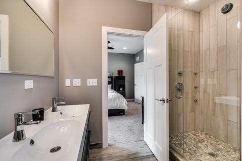 4159 W Eddy St, Chicago, IL 60641 photo 16