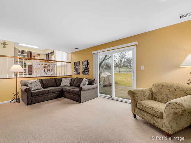1506 Huntleigh Dr, Wheaton, IL 60189 photo 4