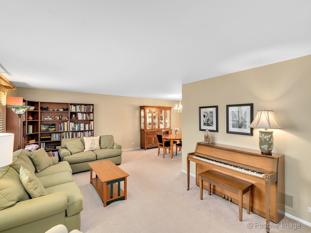 1506 Huntleigh Dr, Wheaton, IL 60189 photo 7