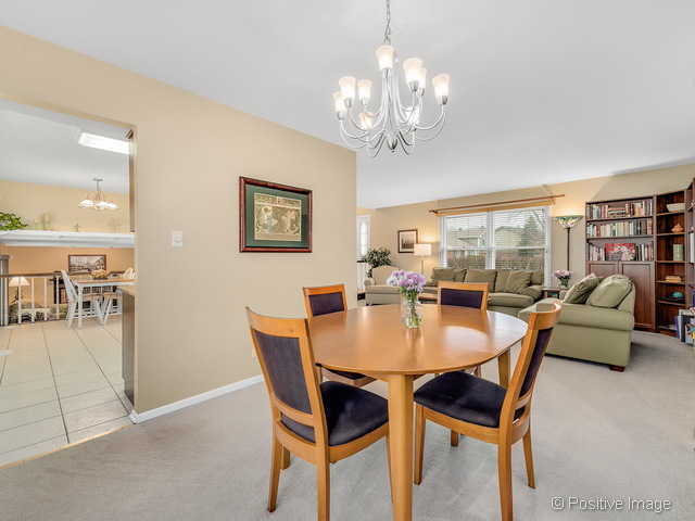 1506 Huntleigh Dr, Wheaton, IL 60189 photo 11