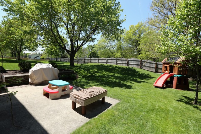 1506 Huntleigh Dr, Wheaton, IL 60189 photo 22