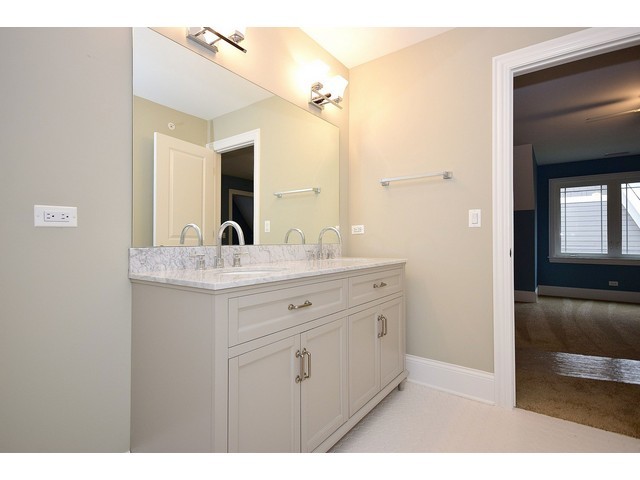 265 Blackhawk Rd, Riverside, IL 60546 photo 17