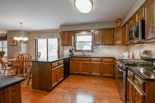 23650 W Cotswald Dr, Plainfield, IL 60585 photo 8
