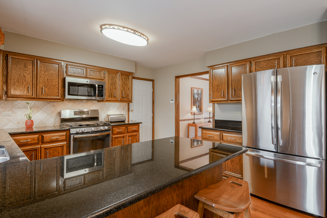 23650 W Cotswald Dr, Plainfield, IL 60585 photo 9