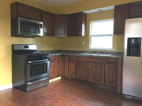 749 Spring St, Aurora, IL 60505 photo 8