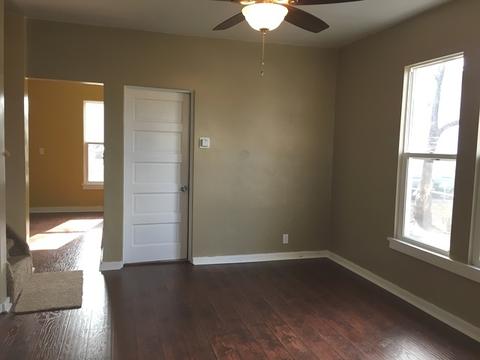 749 Spring St, Aurora, IL 60505 photo 4