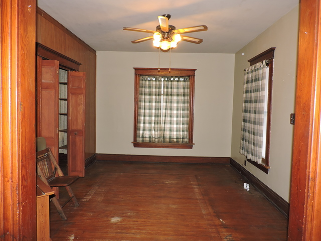 379 S Yates Ave, Kankakee, IL 60901 photo 4